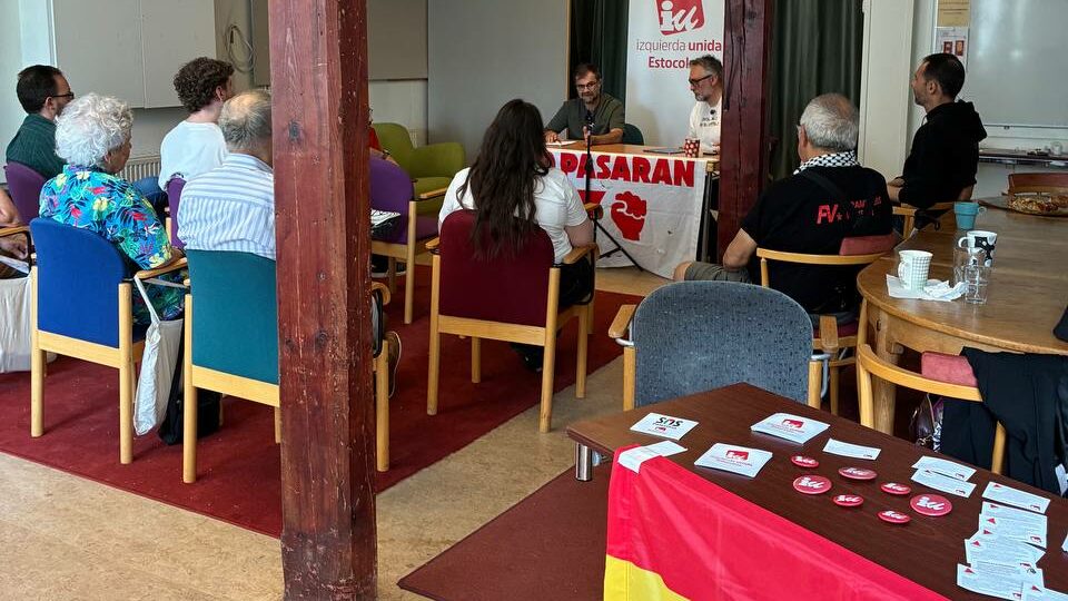 Durante la charla con la militancia